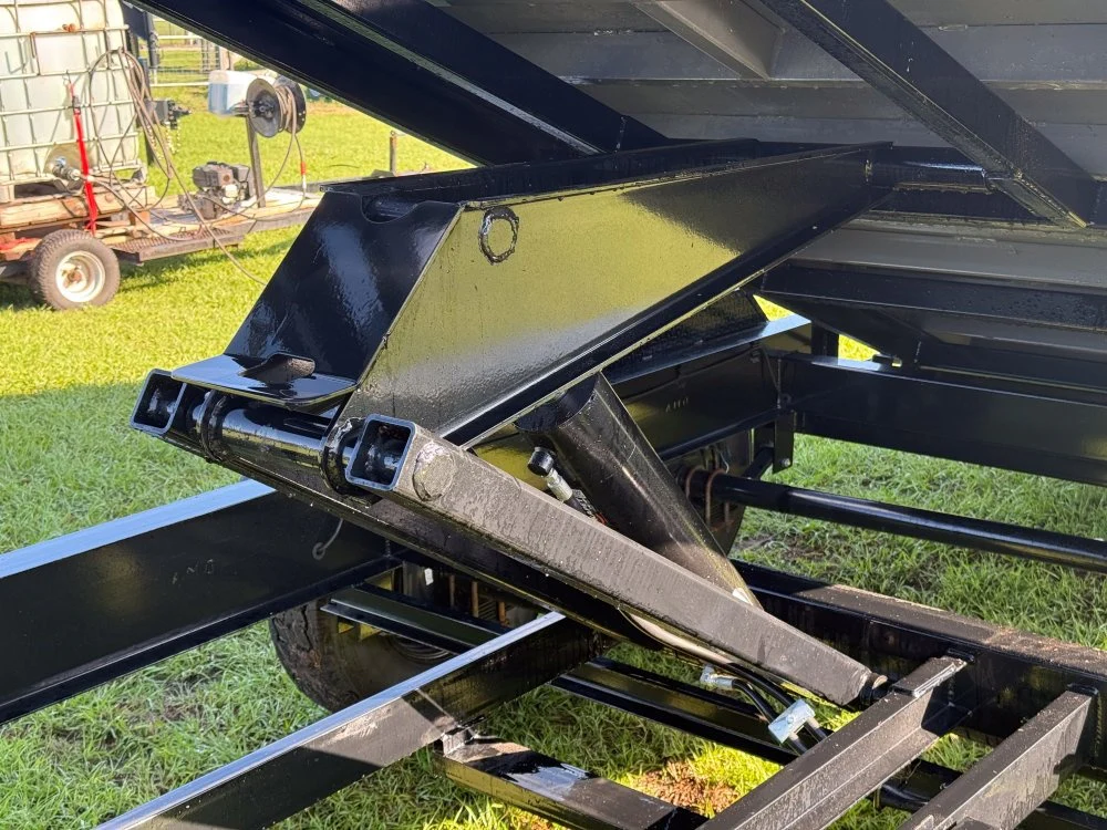 Stryker 14' BP Roll off Bundle (2) 7k Axles + 3 Bins w/ 4' Walls 2556 - Image 7