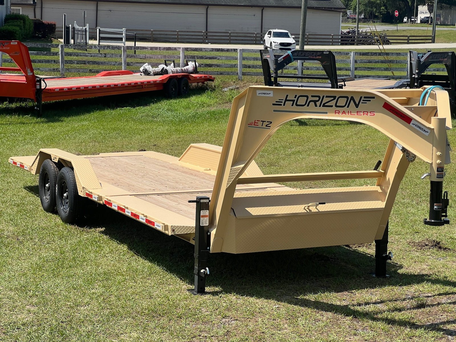 Horizon ETZ Gooseneck Equipment Tilt Trailer - Image 3