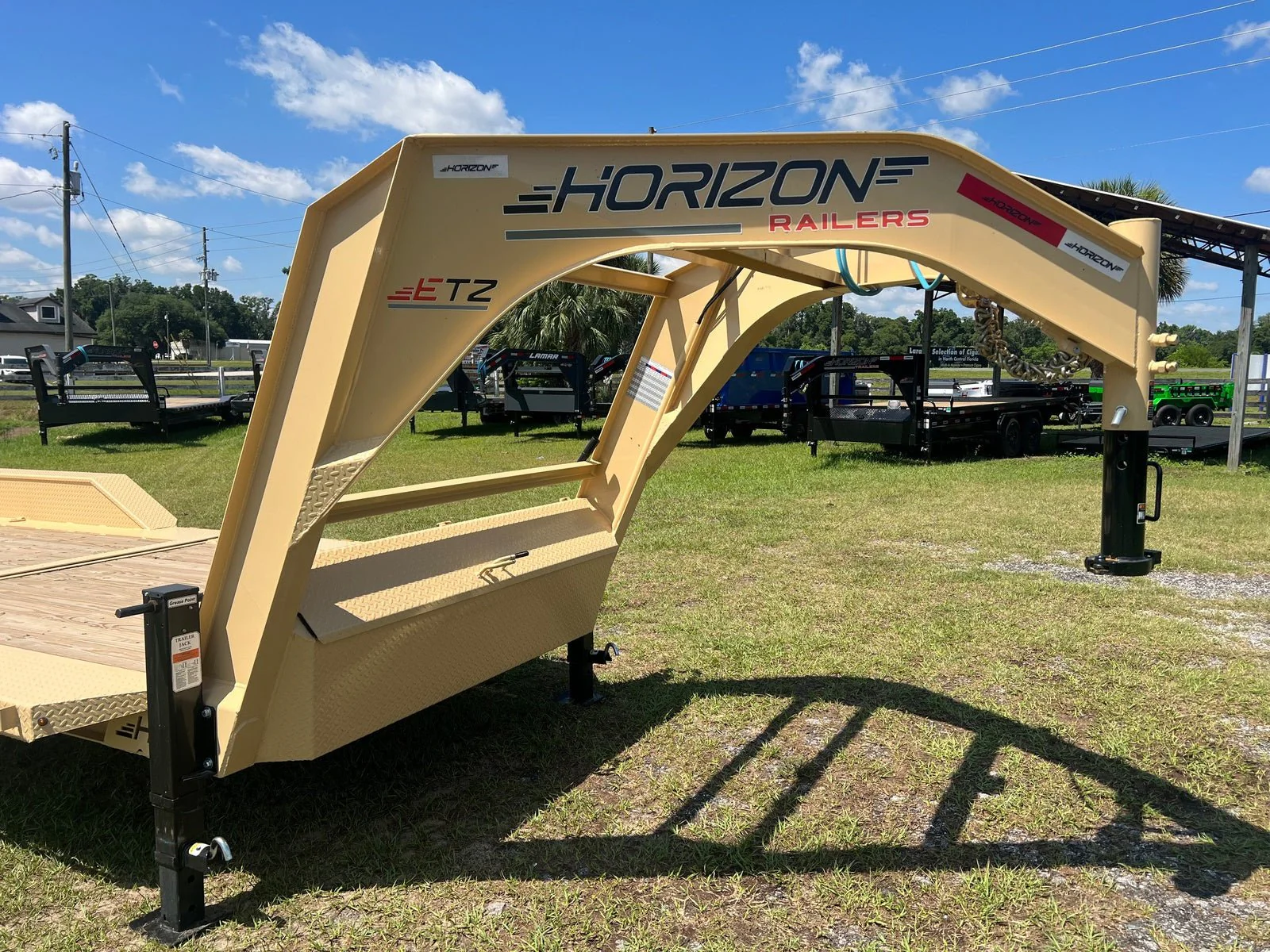 Horizon ETZ Gooseneck Equipment Tilt Trailer - Image 4