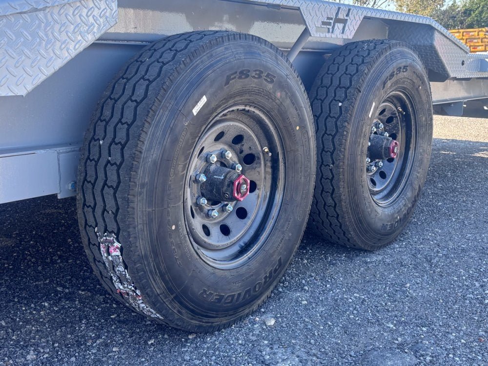 Horizon EWZ Gooseneck Equipment Trailer - Image 8