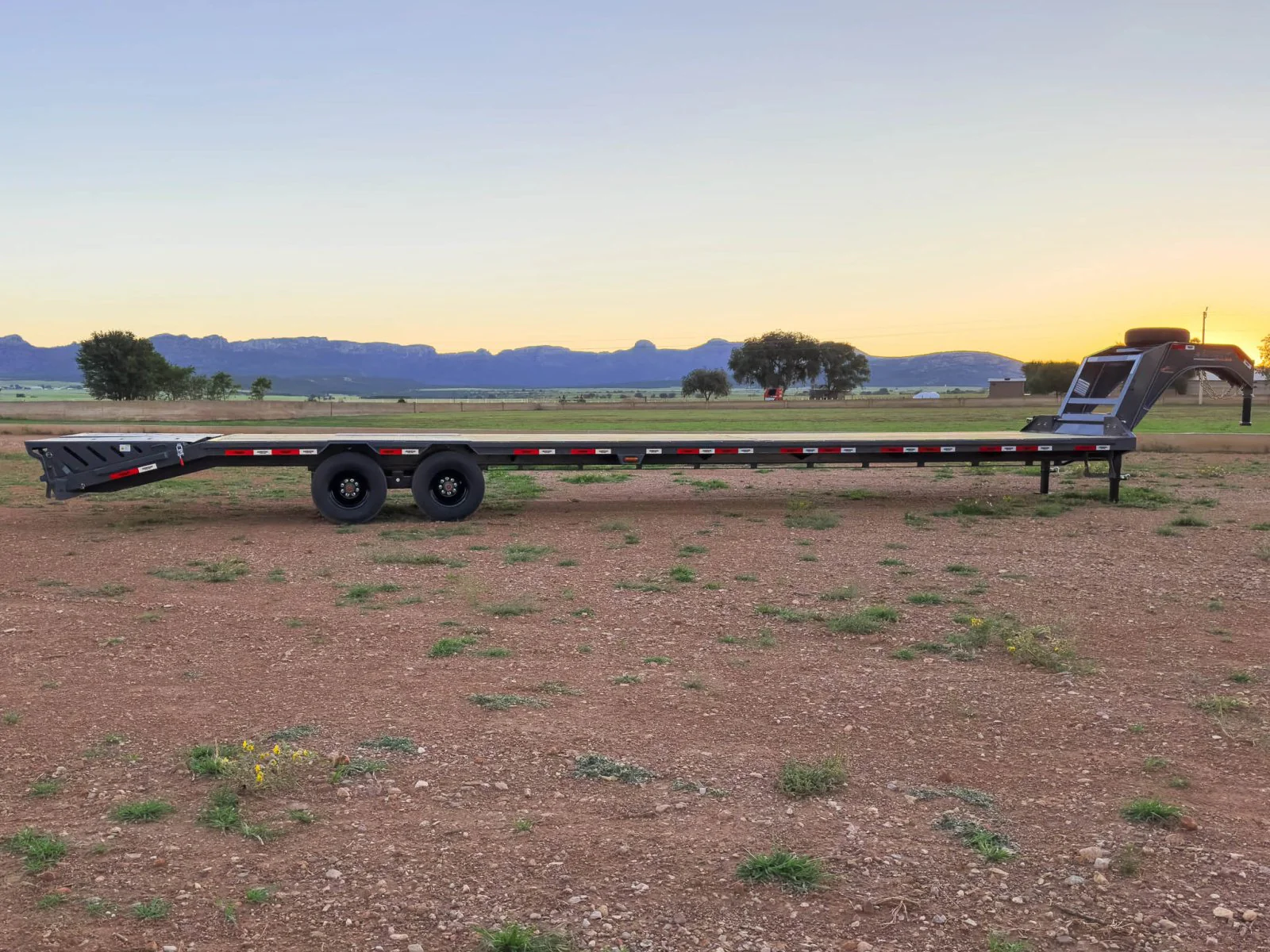 Horizon FHZ Gooseneck Deckover Trailer - Image 5