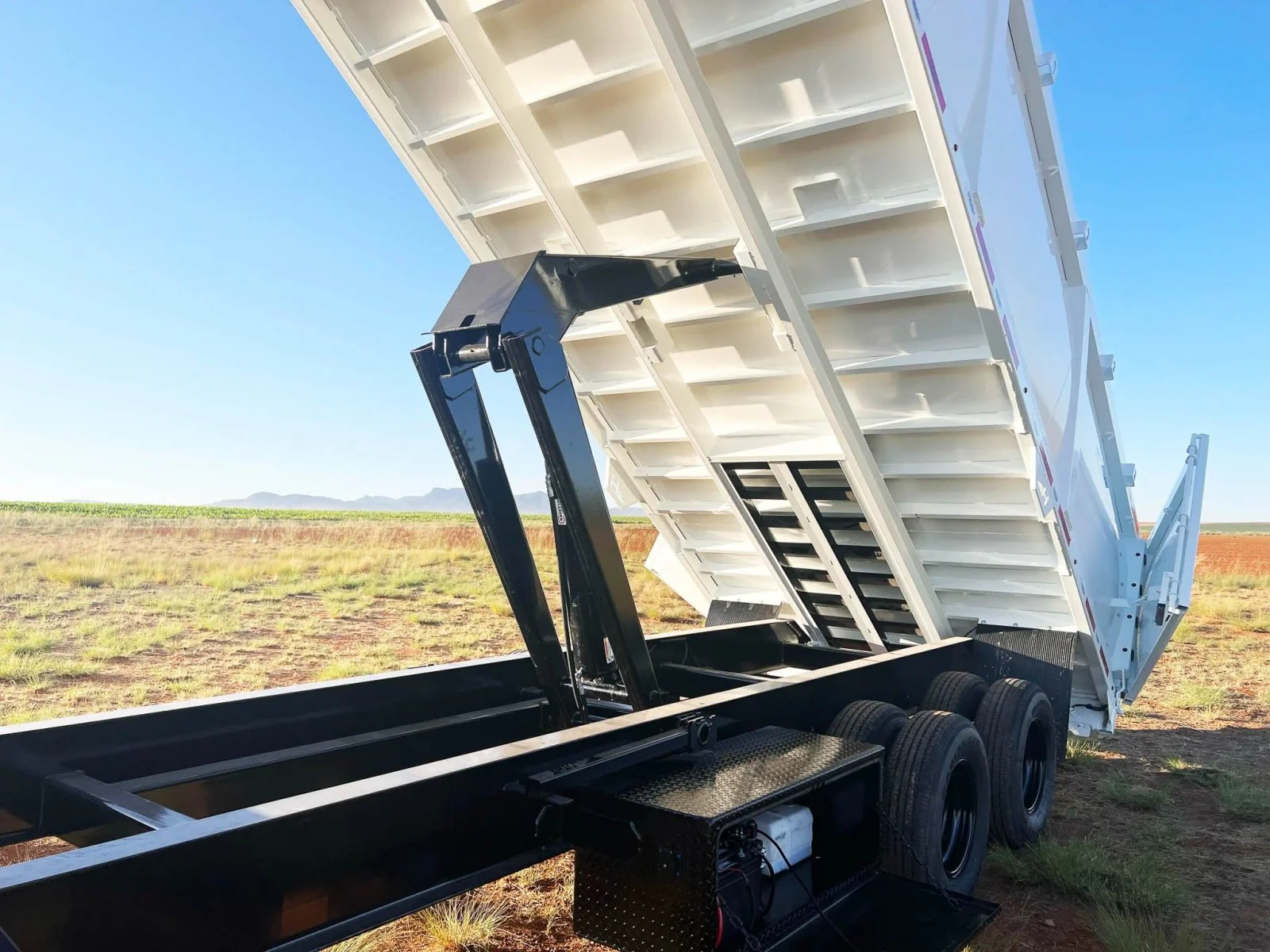 Horizon HZH Gooseneck Dump Trailer - Image 11