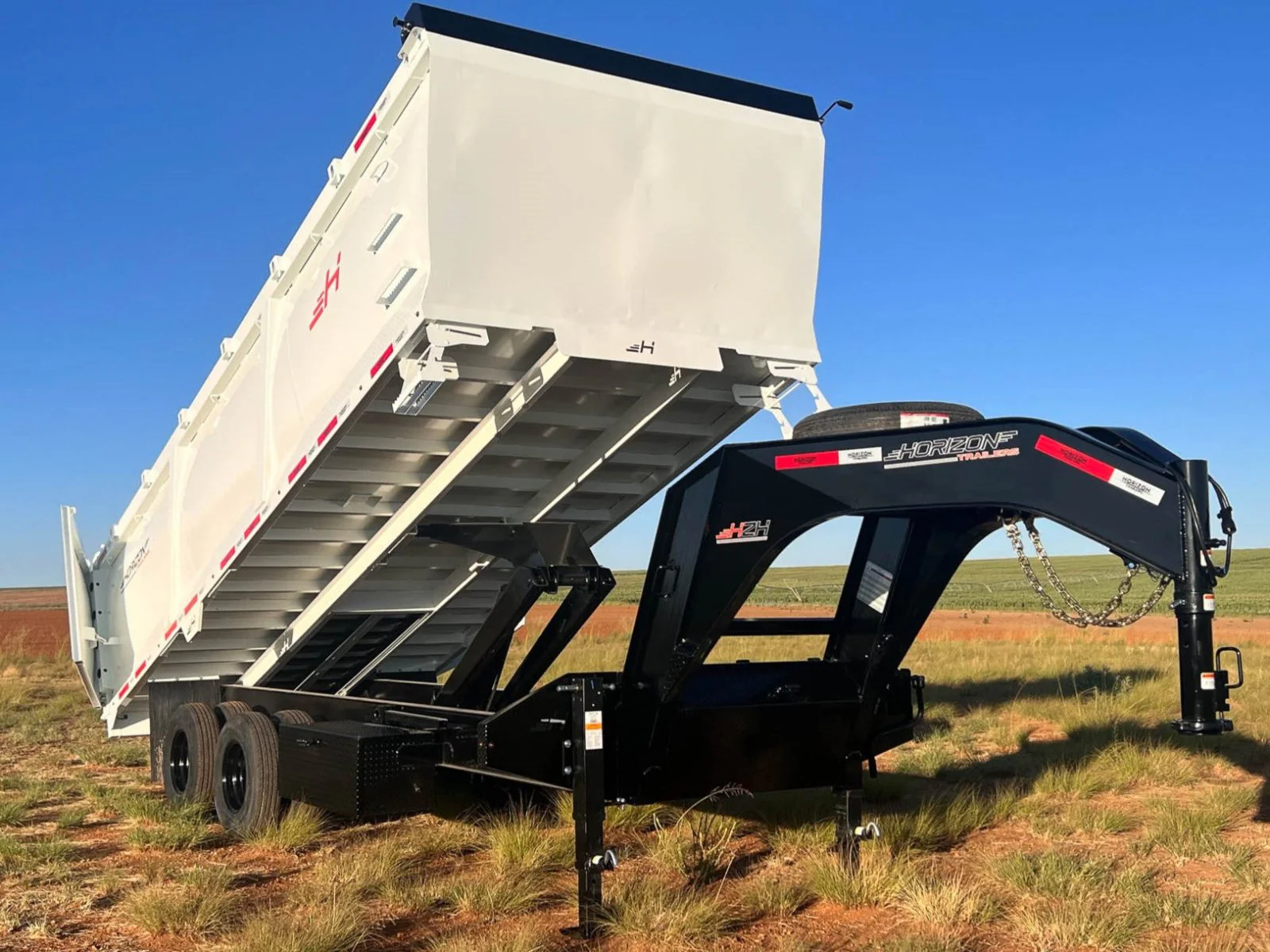 Horizon HZH Gooseneck Dump Trailer - Image 3