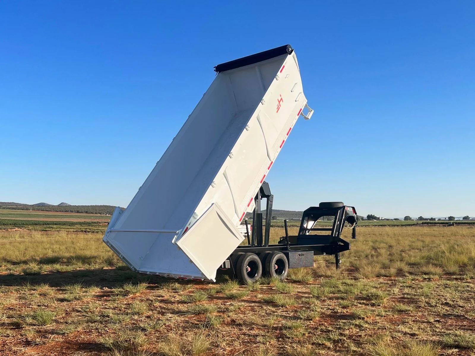 Horizon HZH Gooseneck Dump Trailer - Image 4