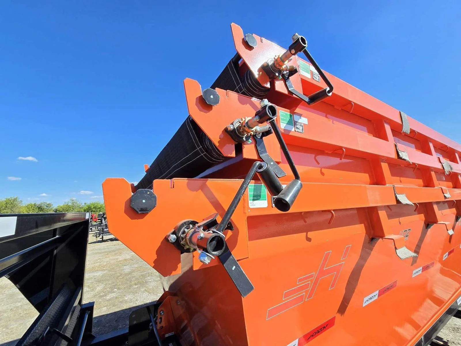 Horizon 14' RDZ GN Roll off Bundle (2) 7k Axles + 3 Bins w/ 4' Walls HZN14GN7K4FTEDZ3ORANGEAL - Image 6
