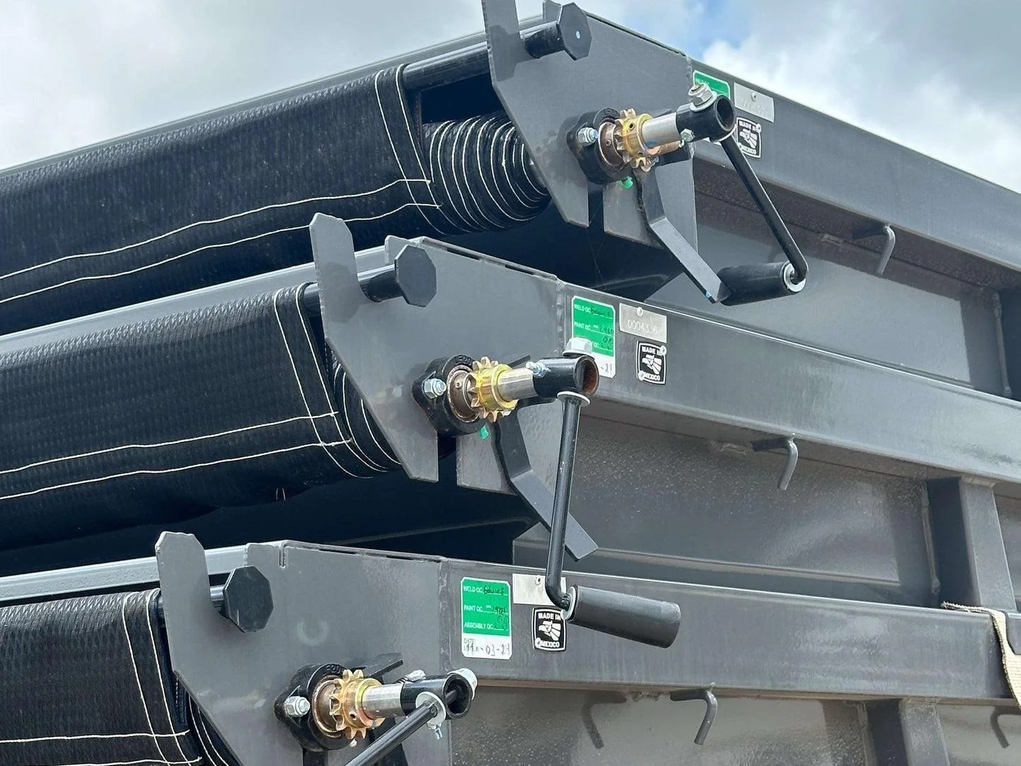 Horizon 16' RDZ GN Roll off Bundle (2) 7k Axles + 3 Bins w/ 4' Walls HZN16GN7K4FTEDZ3GrayAL - Image 9