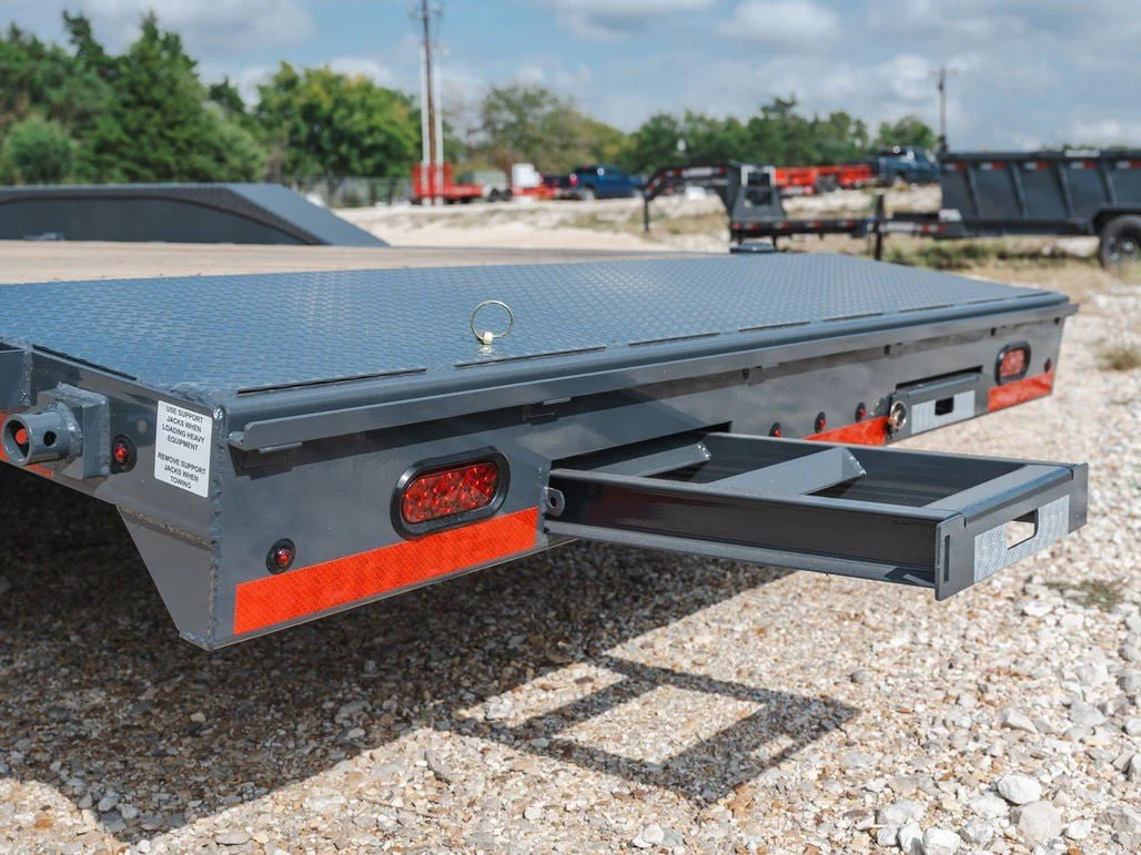 Lamar H8 Gooseneck Equipment Trailer - Image 11