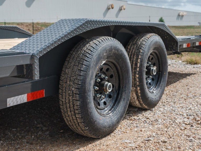 Lamar H8 Gooseneck Equipment Trailer - Image 12
