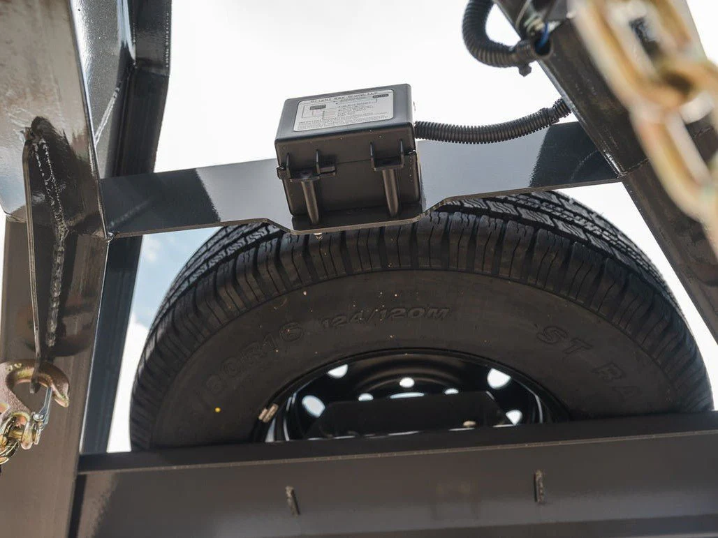 Lamar H8 Gooseneck Equipment Trailer - Image 3