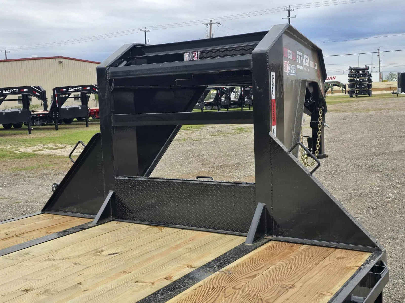 Stryker Pro Gooseneck Deckover Trailer - Image 4