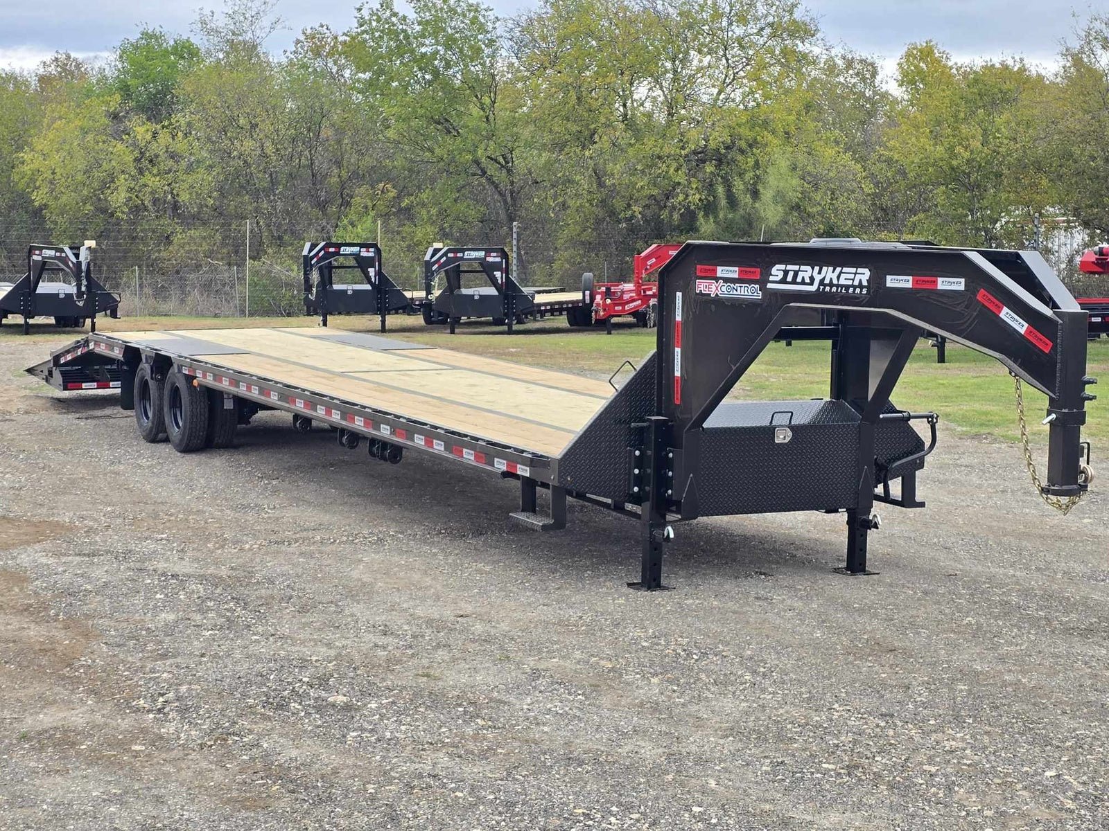 Stryker Pro Gooseneck Deckover Trailer - Image 6
