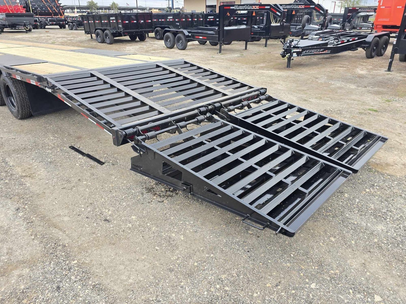 Stryker Pro Gooseneck Deckover Trailer - Image 9