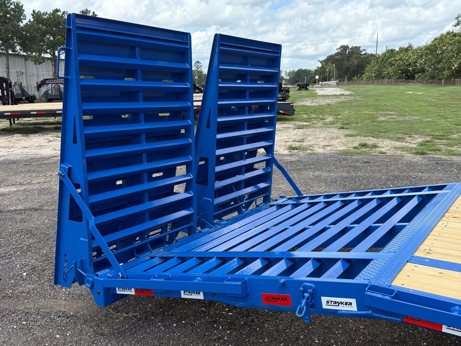 Stryker Single Wheel Deckover Trailer - Image 11